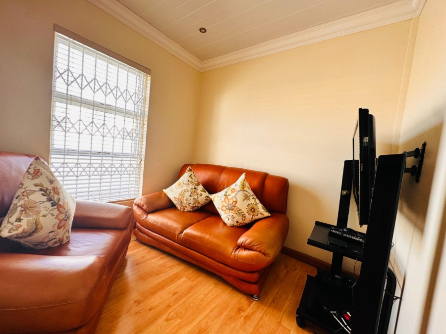 4 Bedroom Property for Sale in Flamingo Vlei Western Cape